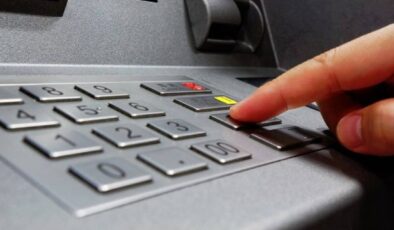 ATM’den para yatırmak isteyenler şaşkına döndü
