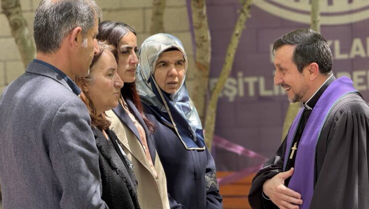 Kilise rahibinden Sırrı Süreyya Lider için taziye ziyareti