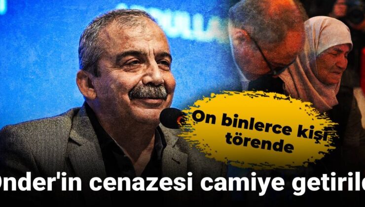 On binlerce kişi merasimde: Başkan’ın cenazesi mescide getirildi