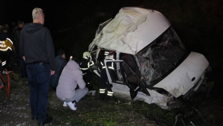Samsun’da minibüs şarampole devrildi: 1 meyyit, 4 yaralı