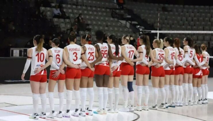 Teşekkür edip kadrodan tek tek yolladılar