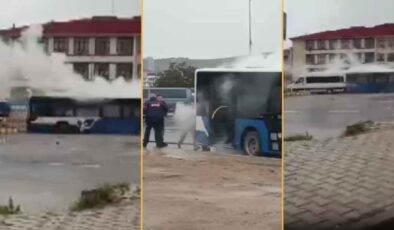 Elazığ’da belediye otobüsü seyir halindeyken alev aldı