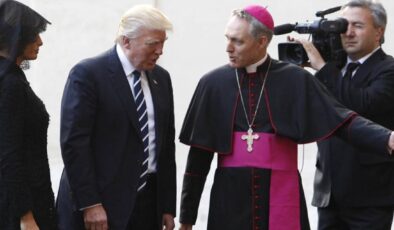 Trump kendini Papa yaptı! Paylaşımı şoke etti